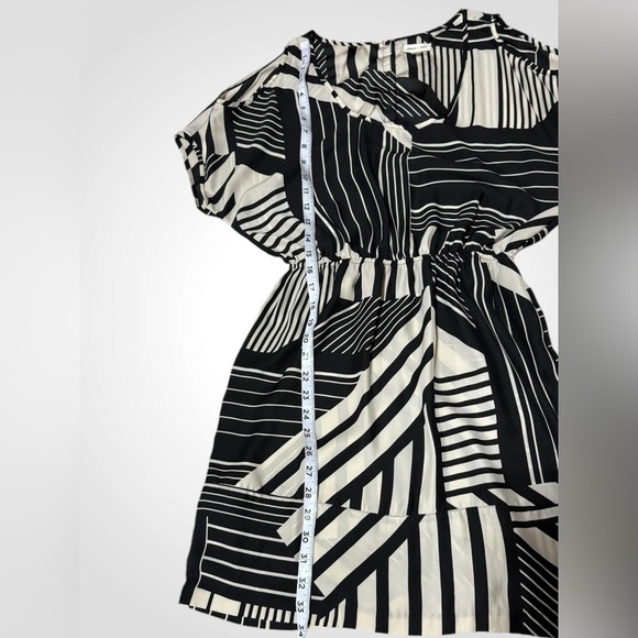 Urban Outfitters Silence + Noise Women's M Black Tan Mini Dress Cold Shoulder - Picture 3 of 15